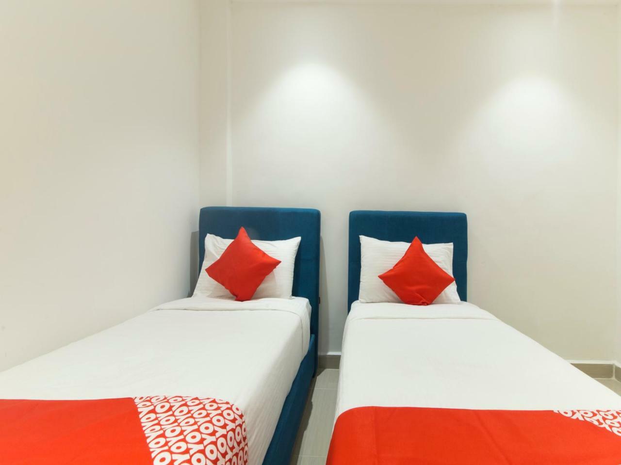 Oyo 90121 Summer House Bed & Cafe Куала-Лумпур Экстерьер фото